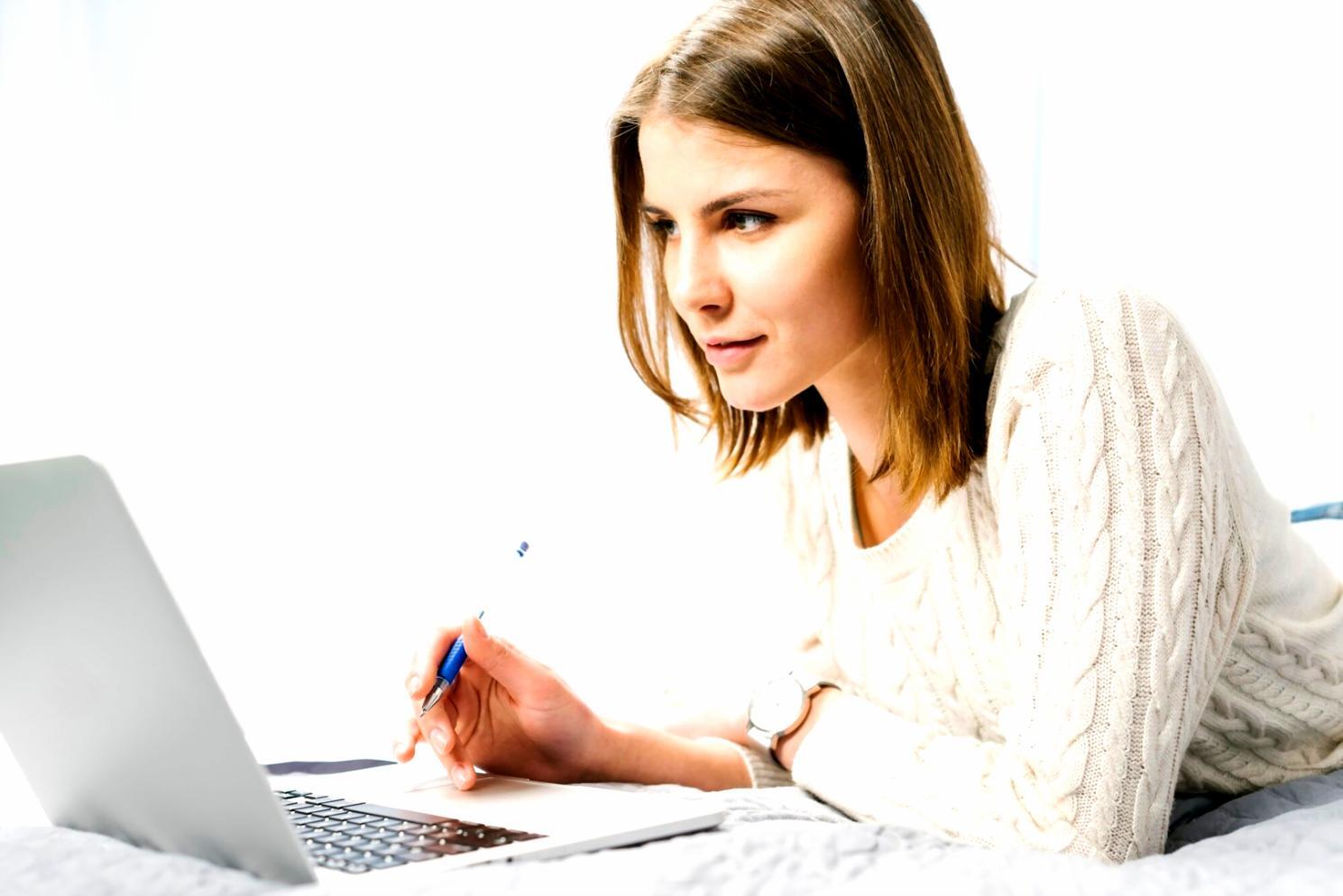 Students engaged in interactive financial planning workshop session